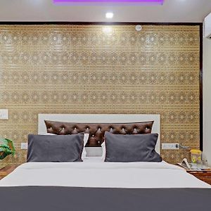 Hotel O Green Palace Near Jagatpuri
